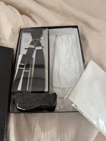 블랙 보타이와 서스펜더 세트