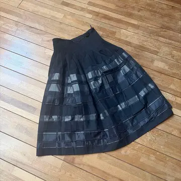 DIA-DORE 플레어 스커트 블랙 격자 무늬