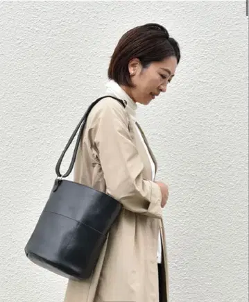 OURHOME 코다와리 가죽 버킷백