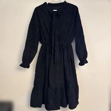 코듀로이 블랙 리본 포함 긴팔 무릎 기장 원피스 걸리시