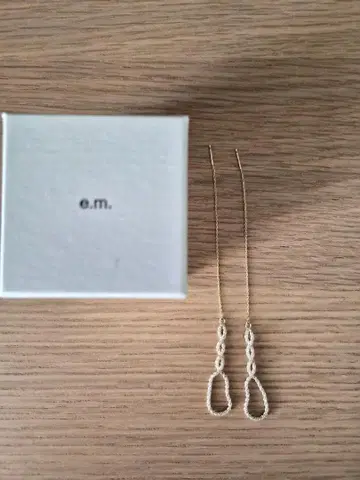 e.m. 골드, 실버 콤비 롱 귀걸이