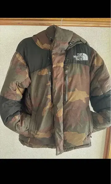 THE NORTH FACE 카모플라쥬 다운 자켓