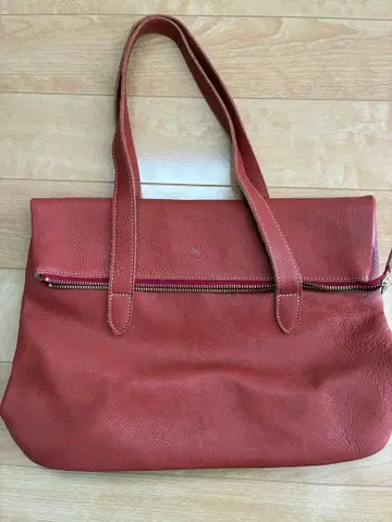 kissora 가죽 테라코타 토트백