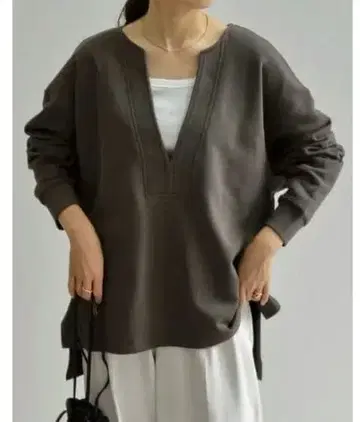 Re:EDIT 리디 깊은 V넥 쭈리 맨투맨 풀오버 M 사이즈