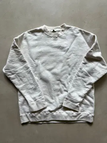 ATON 화이트 맨투맨 트레이닝복