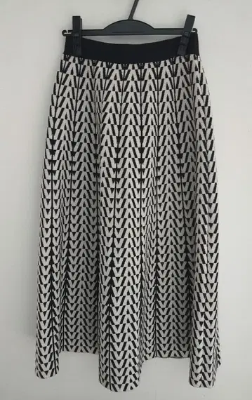 [ 미사용 보관품 ] 니트 롱 플레어 스커트