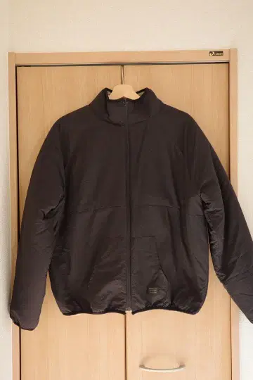 BEAMS LIGHTS 블랙 점퍼 유틸리티 스펙