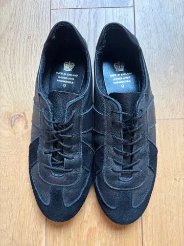 CROWN x BEAMS LIGHTS / 별주 [ 저먼 트레이너 ]