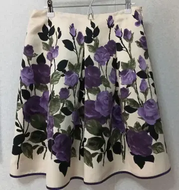 엠즈 그레이시 플레어 스커트 보라색 꽃무늬 무릎 기장