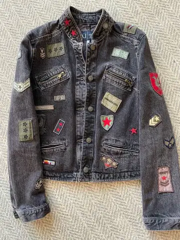 Armani Jeans 패치가 달린 데님 자켓