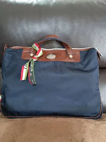 오로비안코 비즈니스 백 네이비 나일론 가죽