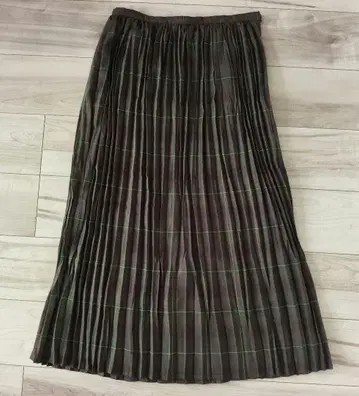 브라운 체크 플리츠 스커트