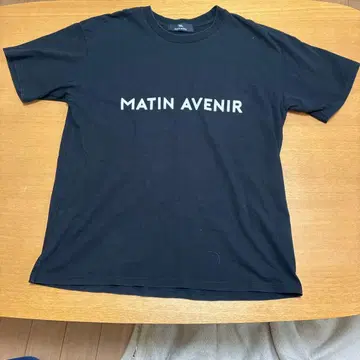 MATIN AVENIR 블랙 T셔츠