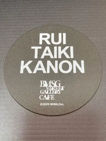 BMSG STREET GALLERY CAFE 코스터 사인 포함