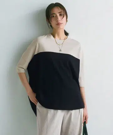베이지/블랙 컬러 블록 7부 소매 니트