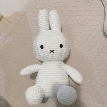 화이트 토끼 봉제 인형