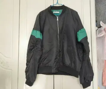 블랙 코튼 코트입니다