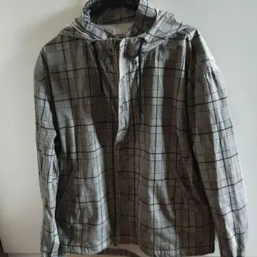 그레이 계열 체크 후드 부착 자켓