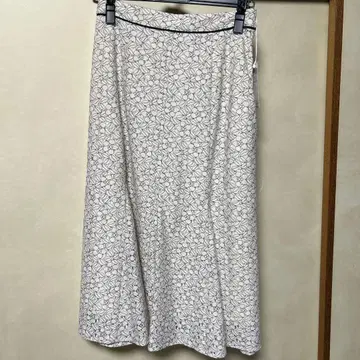 anysis 꽃무늬 레이스 플레어 스커트 택 포함 새상품