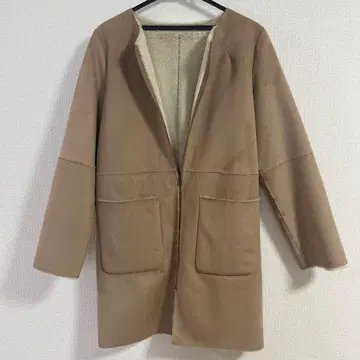 빔즈하트 노카라 무스탕 코트 베이지