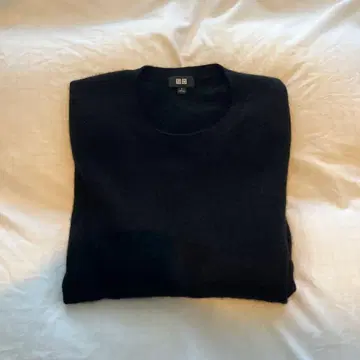 유니클로 캐시미어 크루넥 스웨터 블랙 L 사이즈