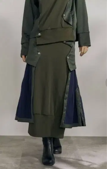 UN3D.  새틴콤비 스커트