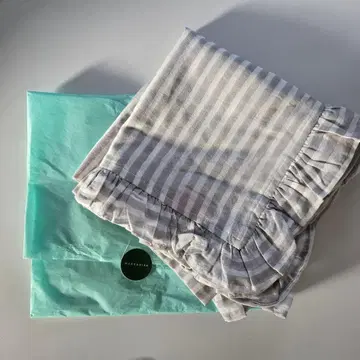 메케아리사 프릴 손수건 새상품