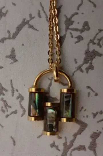 조개 소재 펜던트 목걸이 골드 컬러