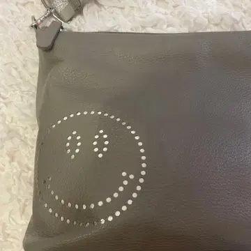 살롱 알파드 스마일 호리존탈 숄더백 M 사이즈