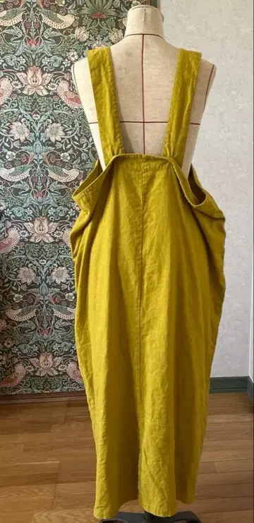 네스트로브, 오버롤 스커트