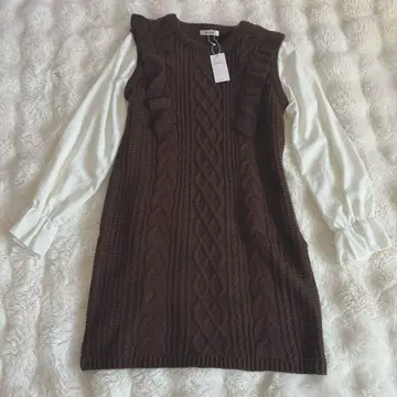 [ 새상품 ] INGNI 이소재 도킹 원피스