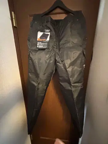 미사용 새상품 FORECAST 다크 그레이 방한 워크 팬츠 3L입니다