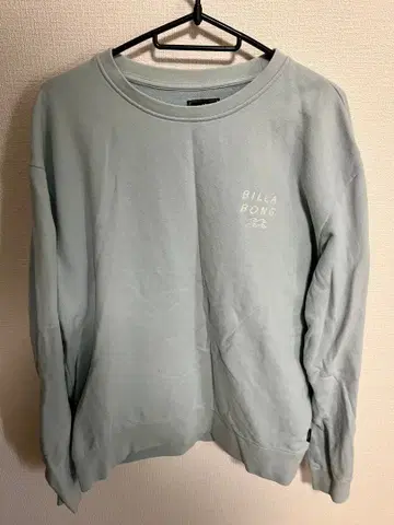 BILLABONG 라이트 블루 크루넥 맨투맨