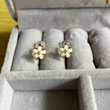 ete 꽃 모티브 후프형 귀찌