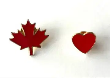 캐나다관 메이플 리프와 하트 핀 배지
