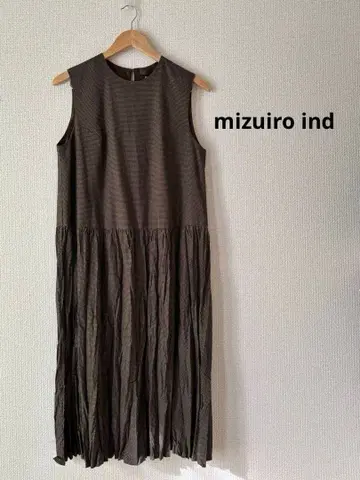 [ 미즈이로 인드 ] 슬리브리스 절개 개더 원피스 브라운
