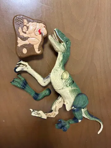 공룡 로봇 무선 조종 울음소리 분무 쥬라기 월드 쥬라기 공원