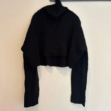 택 포함 새상품 Riu 블랙 하이넥 크롭 스웨터