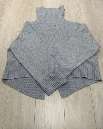 울 혼방 오프 터틀넥 니트