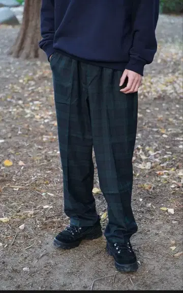 CLUBHAUS Center Press Easy Pants