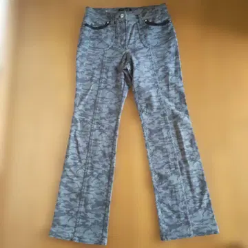 카모플라쥬 패턴 데님 플레어 팬츠