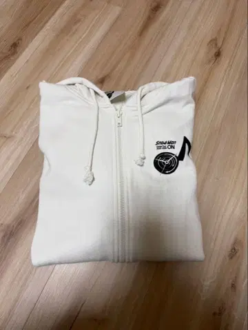 SnowMan 투어 후드티