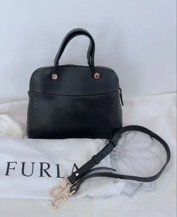 인기 스테디셀러 FURLA 원 핸들 백 PIPER 블랙 보관 백 부속