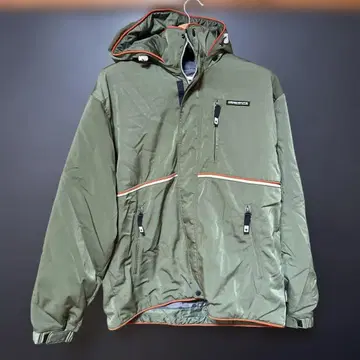 초특가 가격 인하 요청 대환영 DESCENTE 후드 부착 점퍼 사이즈 0