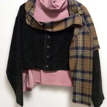 센소유니코 숏 기장 자켓과 하이넥 티셔츠 40 사이즈 택 포함 새상품