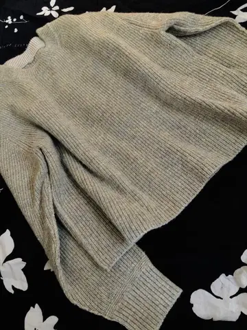 팔라스 팰리스 크루넥 긴팔 니트