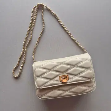 23구 퀼팅 숄더백 베이지 [ 새상품 미사용 ]