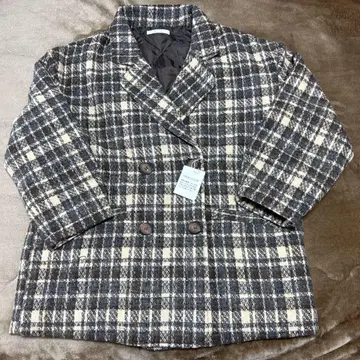 [ 미사용 새상품 ] 부클레 기모 체크 무늬 더블 자켓