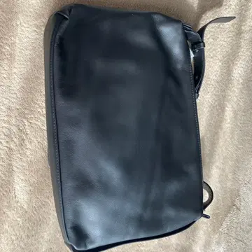 새상품급 이아파피요네 [ 천연 가죽/480g ] 2WAY 가죽 숄더 블랙