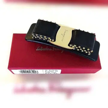 살바토레 페라가모 리본형 헤어 클립 블랙 골드